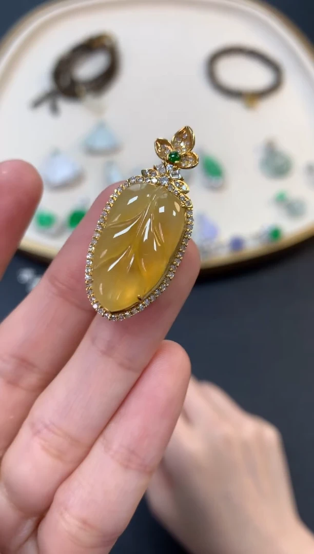 【闪购商品】翡翠吊坠(不含链)18K金镶嵌8800