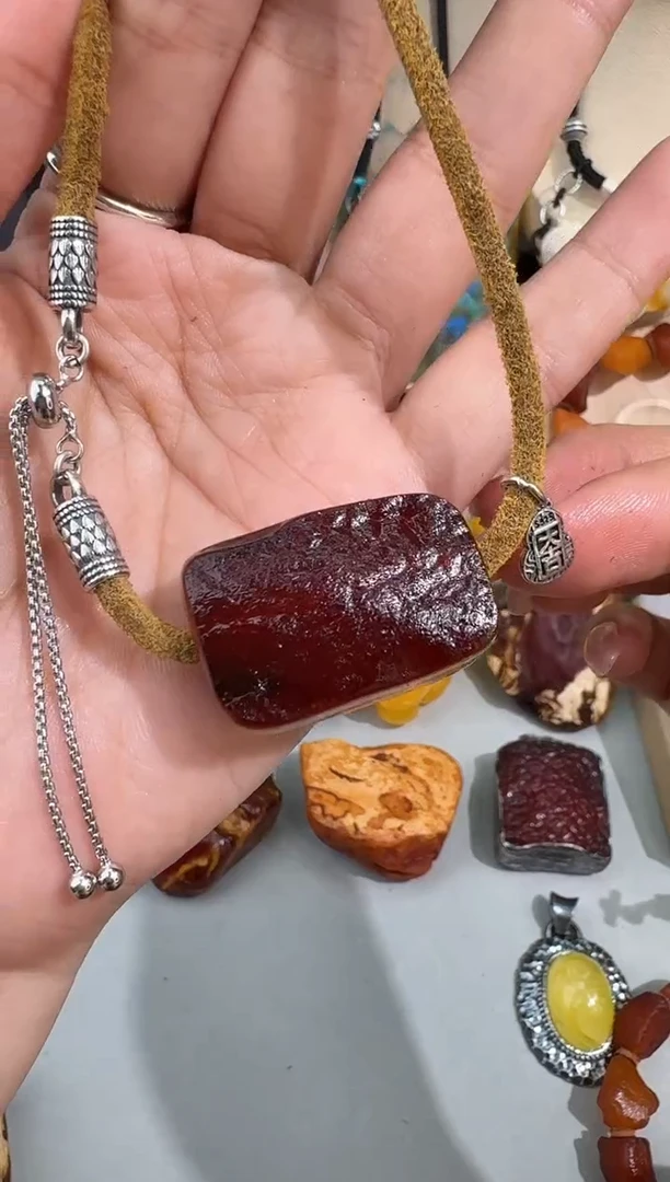 未镶嵌琥珀裸石琥珀