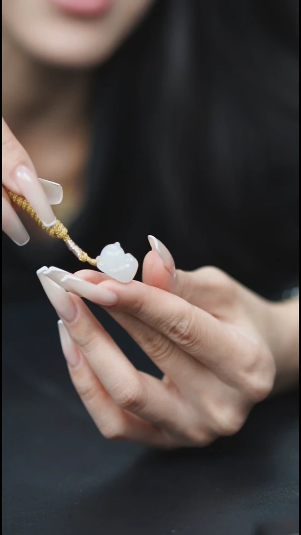 颈饰未镶嵌和田玉HE50035白玉小猫咪挂坠