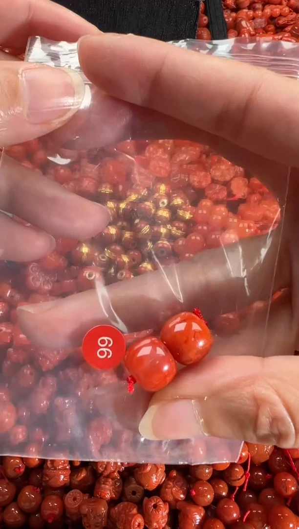 【闪购商品】南红玛瑙颈饰未镶嵌1