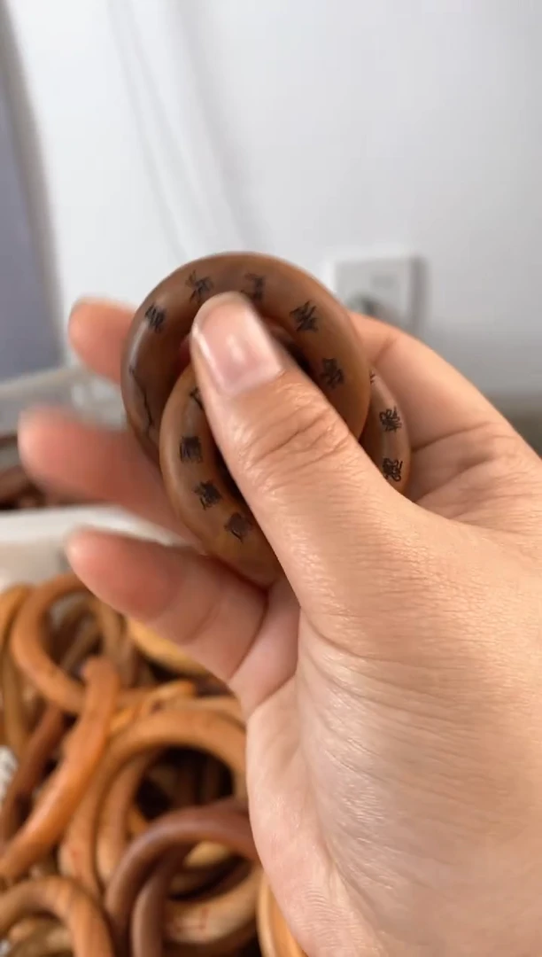 【闪购商品】木枣木刻字小乾坤圈随机发货（无瑕）