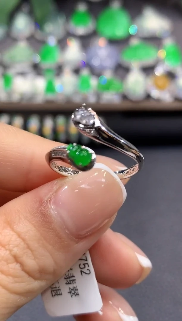18K金镶嵌戒指翡翠a10多样性发一件