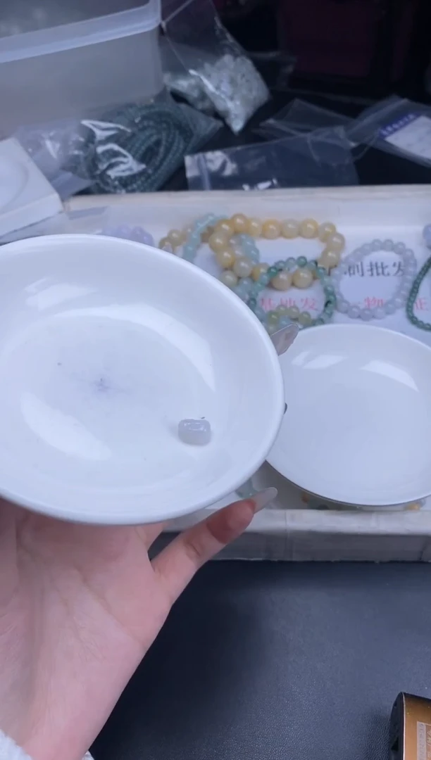 颈饰未镶嵌翡翠散珠批发多样性发货