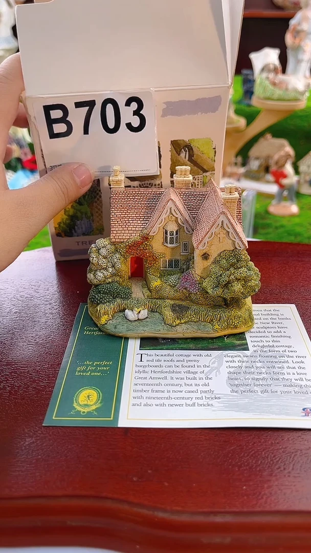 【闪购商品】紫砂茶宠Lilliput中古小房子703