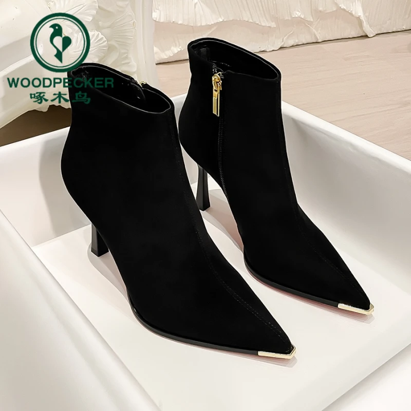 啄木鸟时装靴女黑色绒面水钻尖头高跟细跟弹力短靴气质侧拉链靴子
