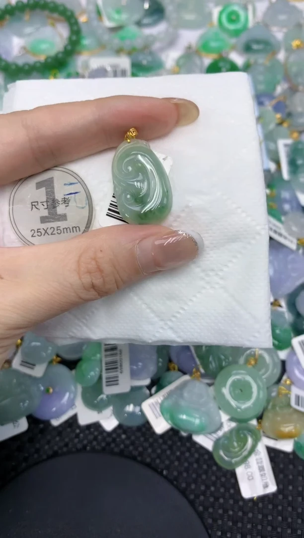 颈饰18K金镶嵌翡翠11111111