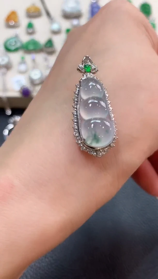 翡翠18K金镶嵌吊坠(不含链)b110