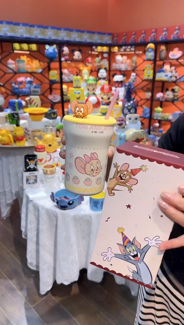 瓷片@@猫和老鼠黄色带盖陶瓷吸管杯