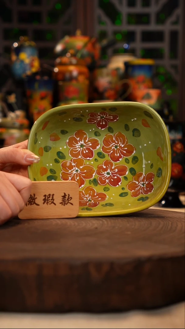 油画    釉下彩   盘微瑕