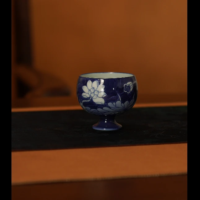 景德镇  觅纤柴窑 手绘荷花高足杯