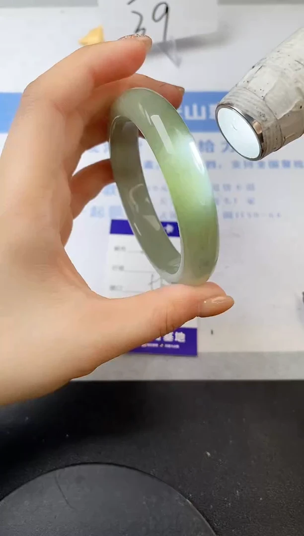 【闪购商品】石英质玉手镯未镶嵌s284--DC