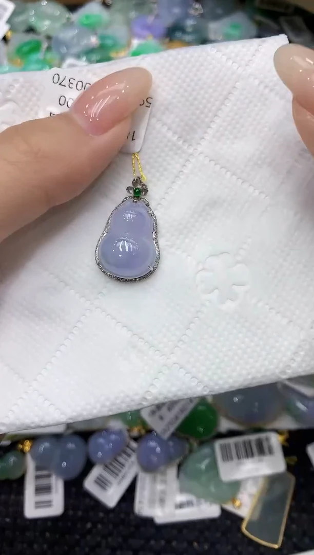 翡翠18K金镶嵌颈饰111111111111