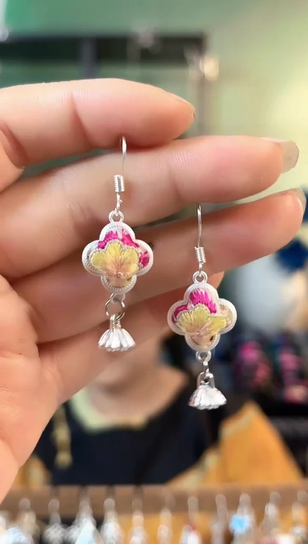 彩云南阁非遗老绣饰品648*