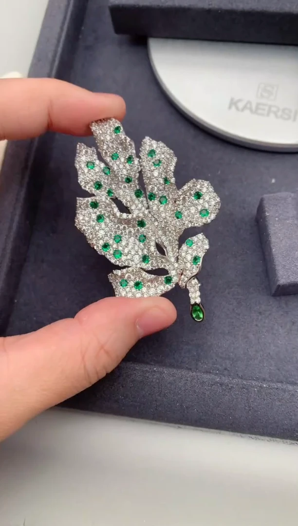 银S925镶嵌胸针石榴石（沙弗莱）沙弗莱胸针  定制  BE