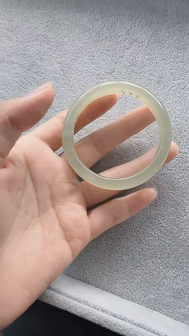 和田玉手镯未镶嵌240圈口53.2