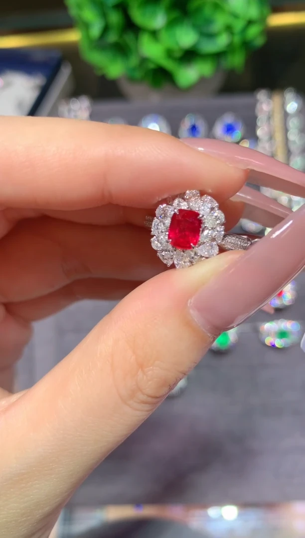 18K金镶嵌戒指红宝石1.14CT