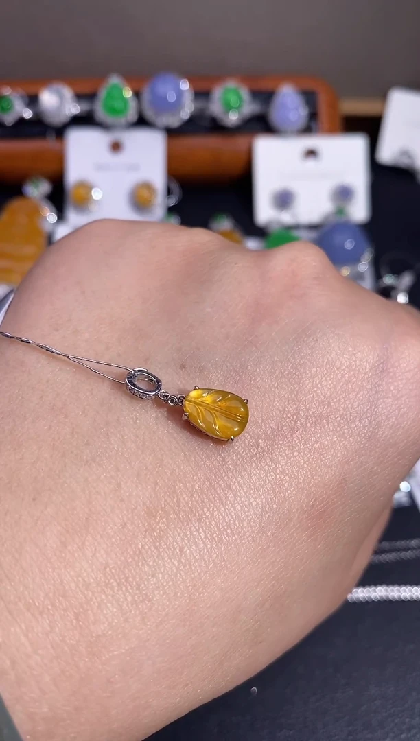 【闪购商品】翡翠颈饰18K金镶嵌万能扣吊坠