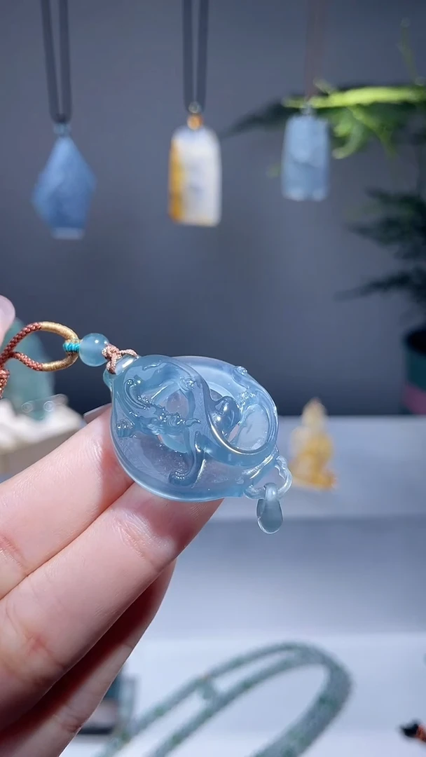 颈饰未镶嵌翡翠螭龙