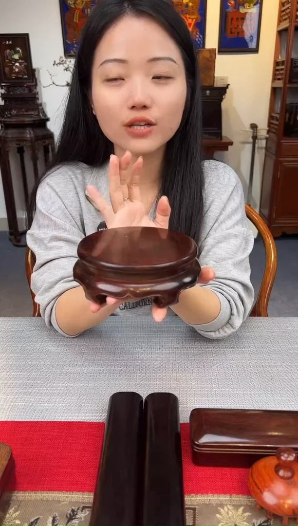 紫檀木类成套家具圆形底座