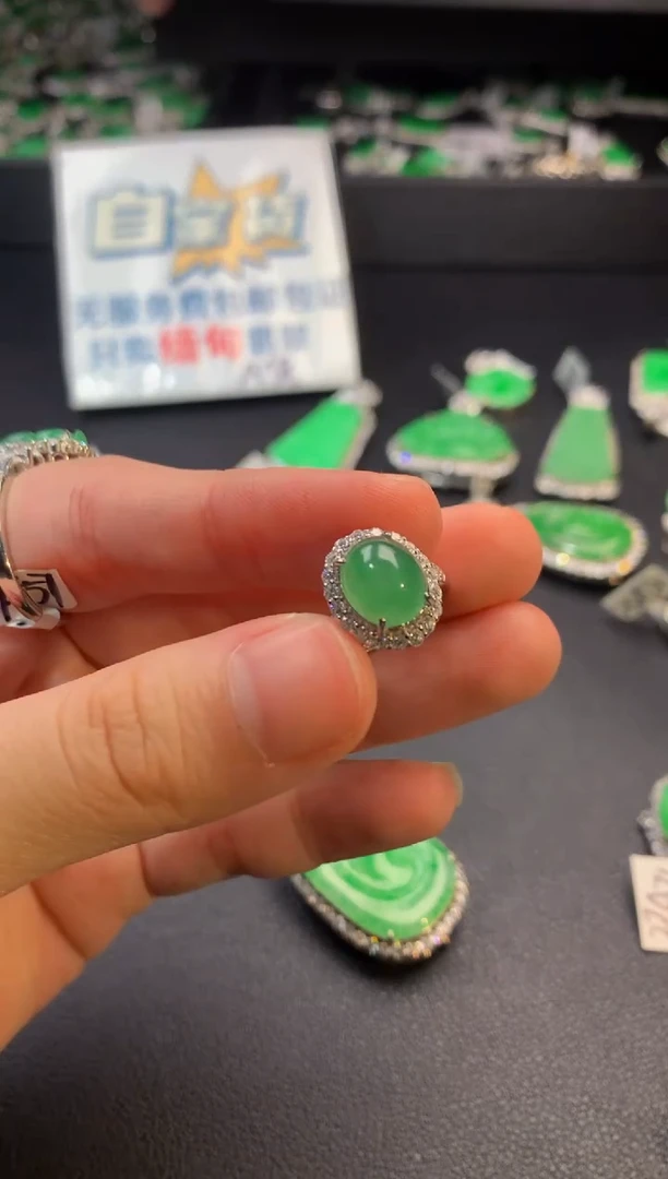 【闪购商品】翡翠颈饰银S925镶嵌翡翠