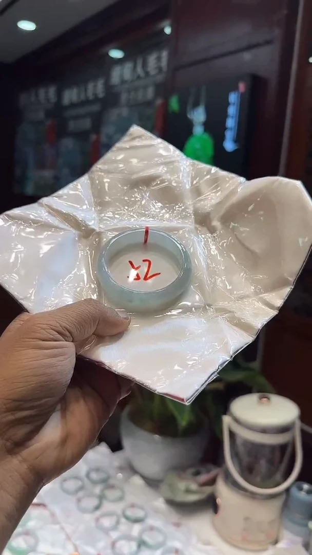 未镶嵌手镯翡翠手镯