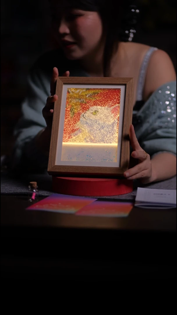 国画红墙猫---8寸 流沙 手写- 带灯