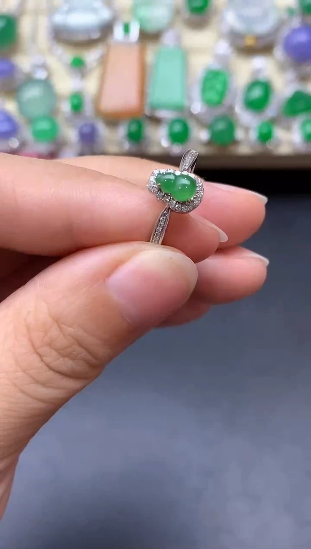 18K金镶嵌戒指翡翠142-中国好珍宝