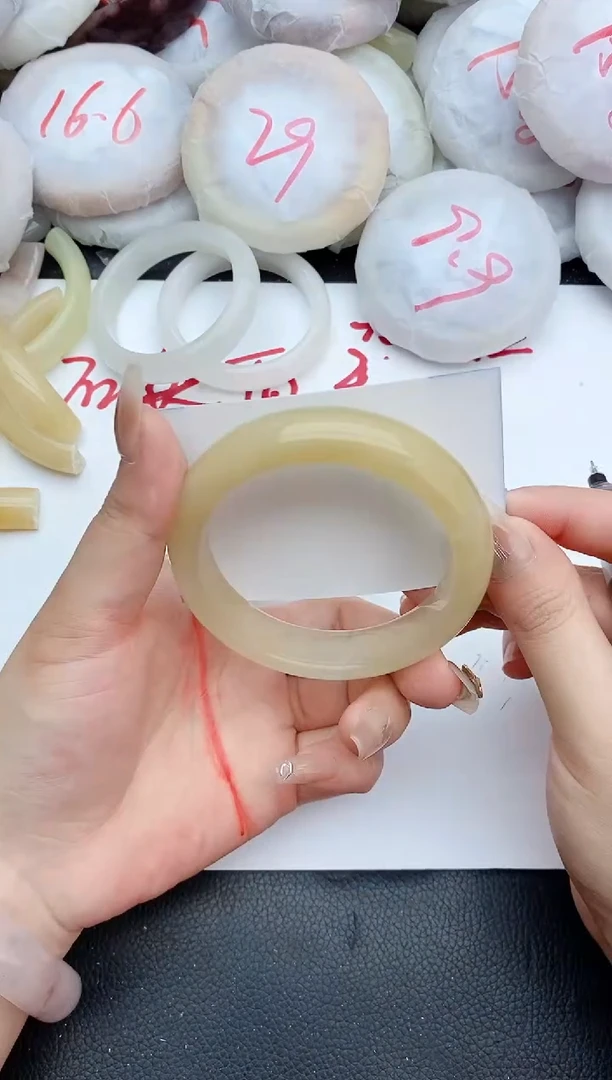 石英质玉手镯未镶嵌299+57/58