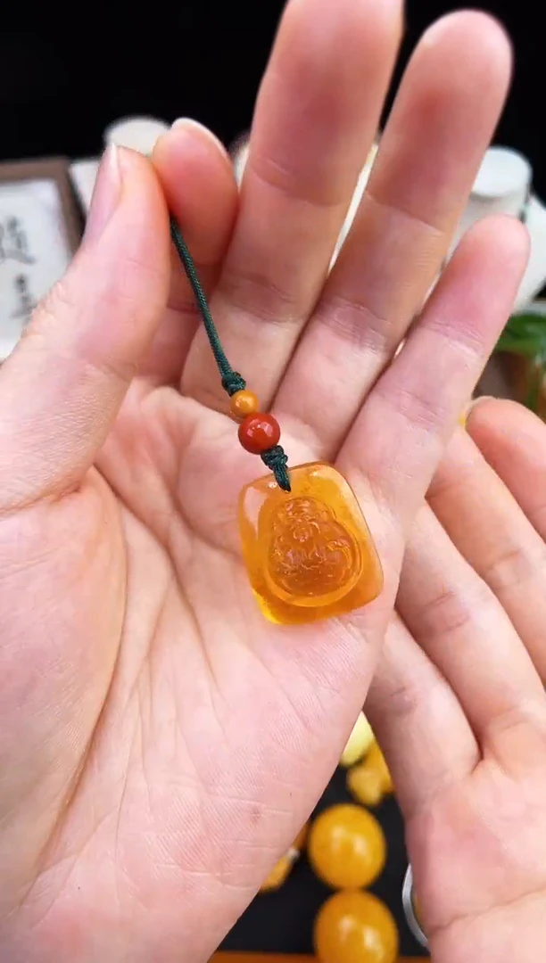 琥珀未镶嵌珠宝奇石柒月