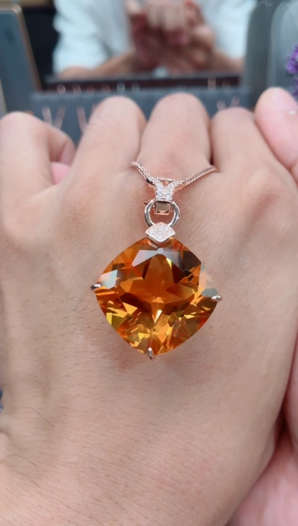 银S925镶嵌吊坠(赠链)黄晶黄晶吊坠