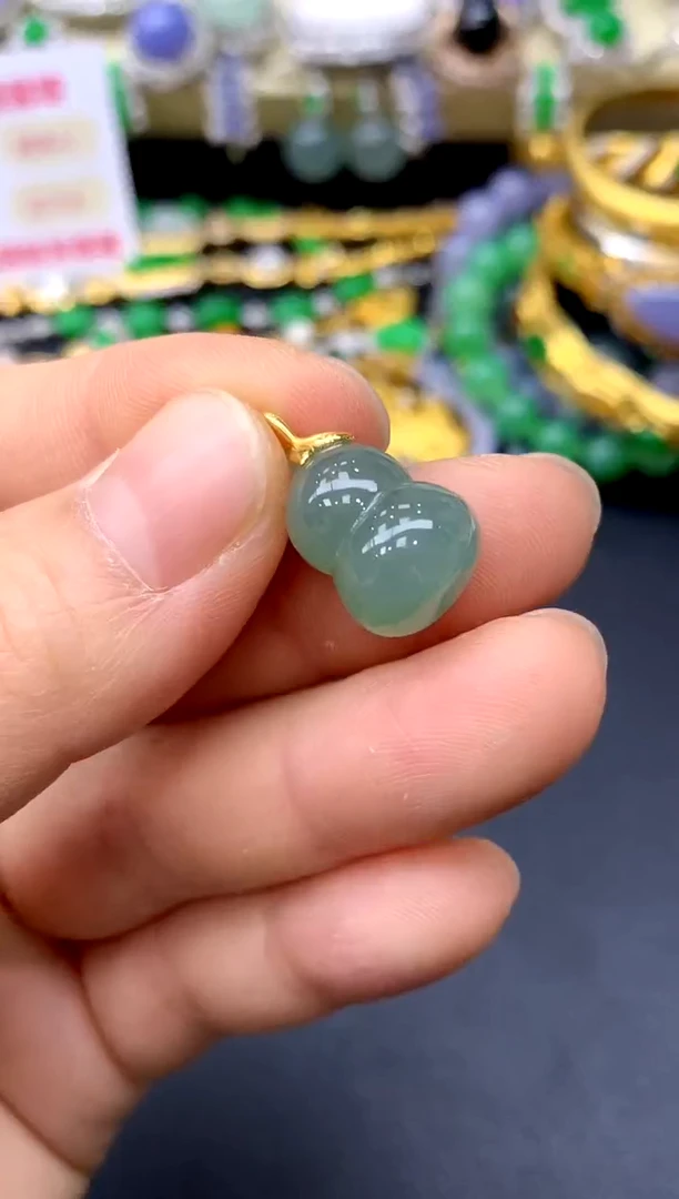 颈饰18K金镶嵌翡翠27-中国好珍宝