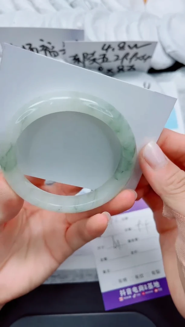 石英质玉手镯未镶嵌190-61