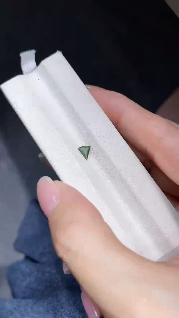 蓝宝石裸石未镶嵌裸石