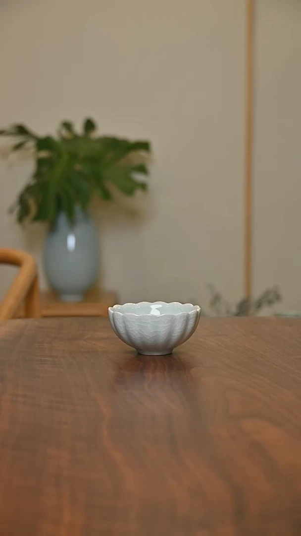 菊瓣杯 粉青釉 微瑕 朱家汝窑款