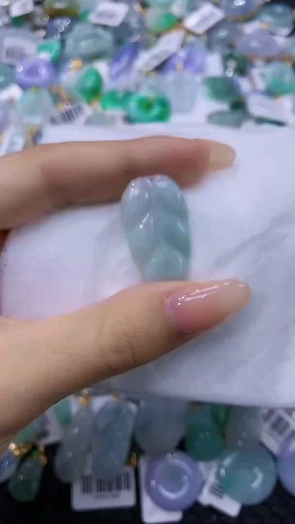 翡翠未镶嵌颈饰 111111111111