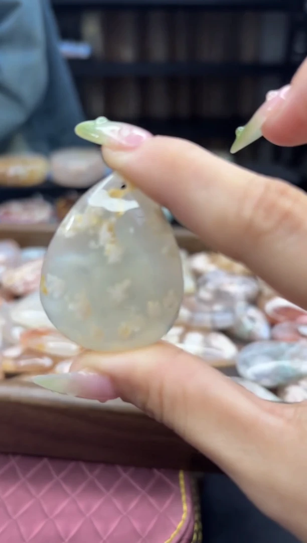 石英质玉未镶嵌颈饰424