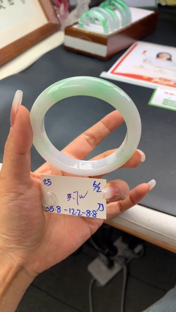 【闪购商品】翡翠手镯未镶嵌玉手镯