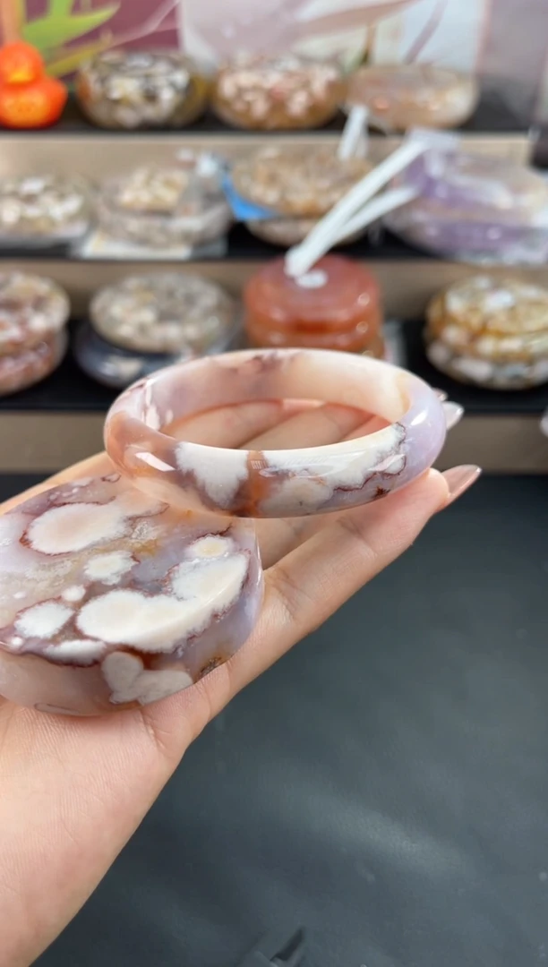 未镶嵌手镯石英质玉55