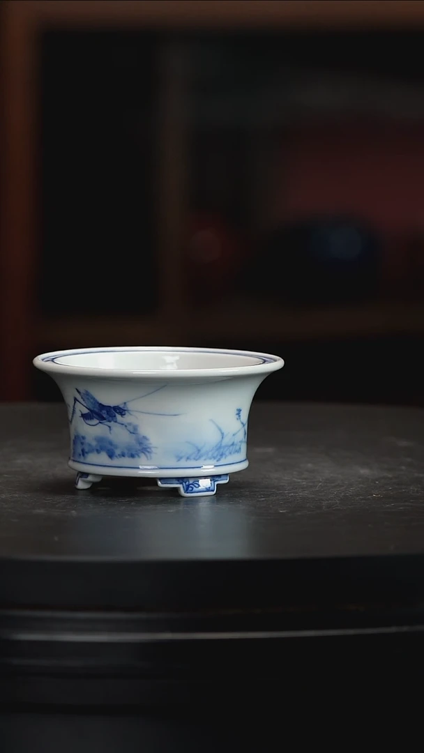 【闪购商品】釉下青花草虫手绘盆釉下青花草虫手绘盆