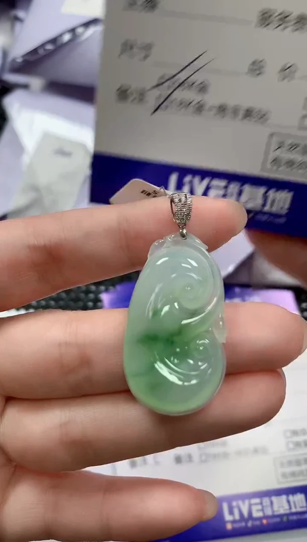 颈饰18K金镶嵌翡翠53