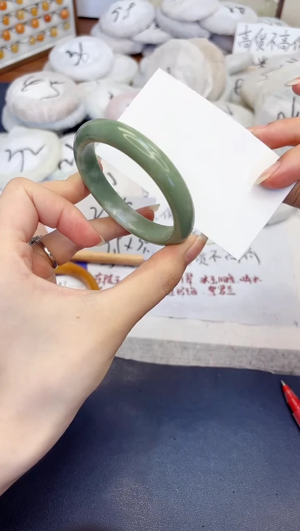 石英质玉手镯未镶嵌48-翠玉-圈口54