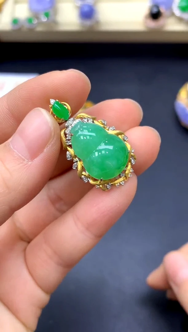 颈饰18K金镶嵌翡翠187-中国好珍宝