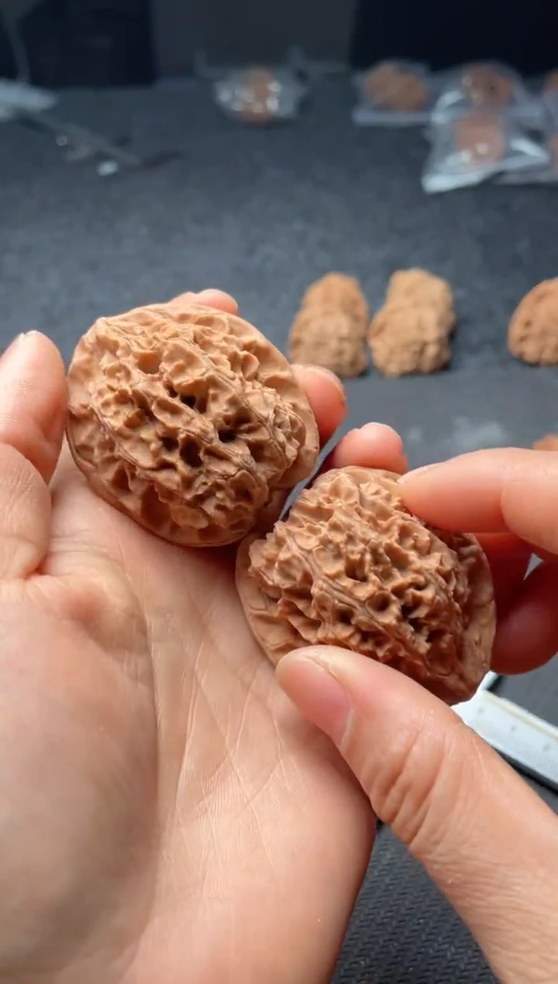 把件文玩核桃w244  龙纹 42尺