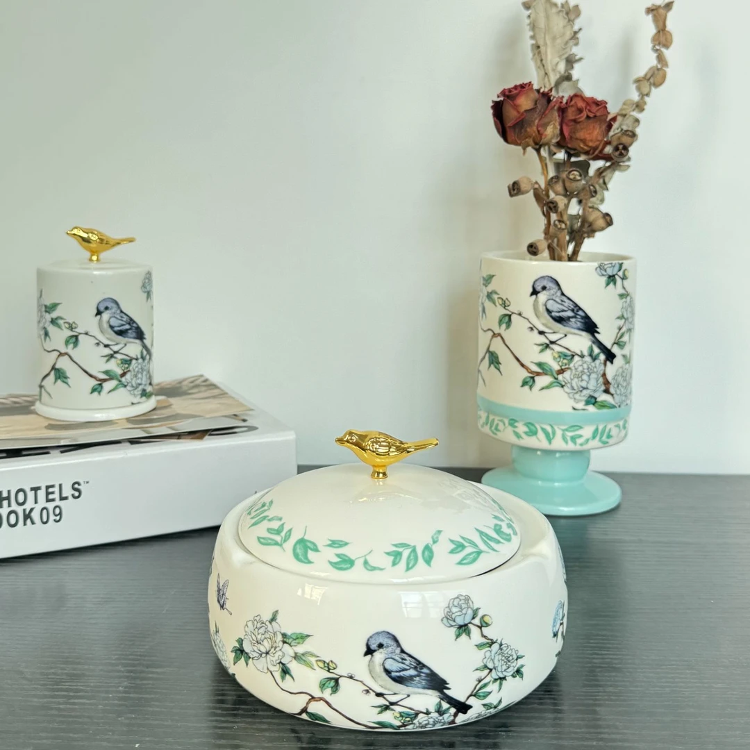 简约中式飞鸟陶瓷烟灰缸带盖家用客厅创意大号复古装饰摆件