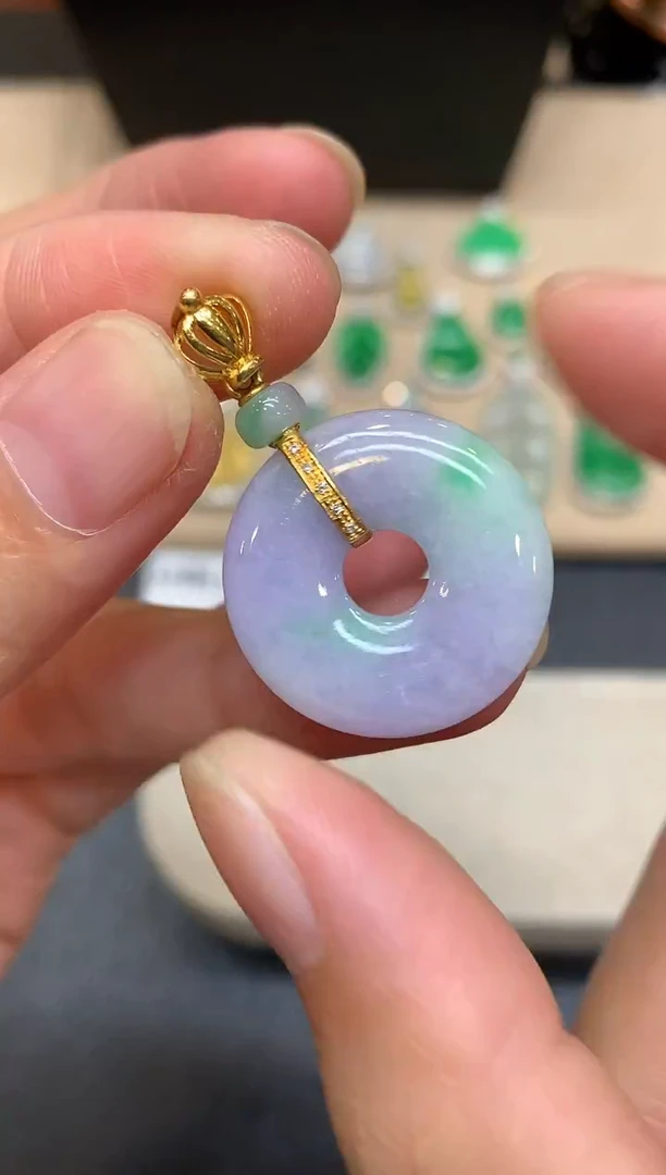 颈饰18K金镶嵌翡翠甜甜圈【无服务费