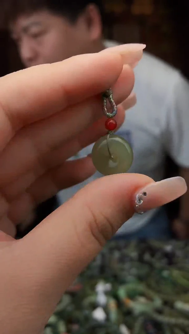 和田玉未镶嵌颈饰拍一发一