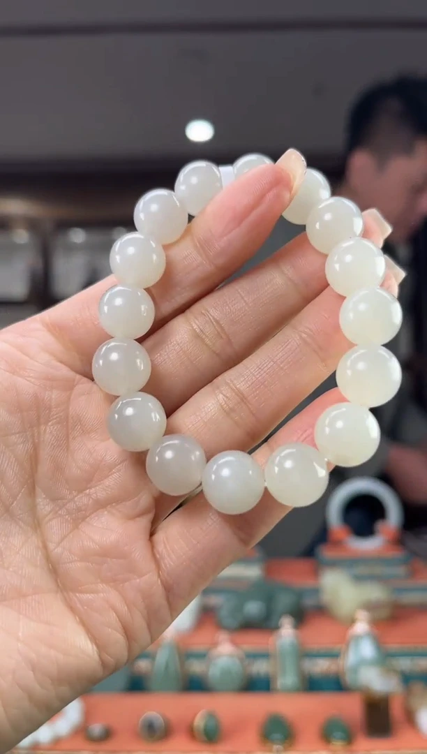 颈饰未镶嵌和田玉佩佩