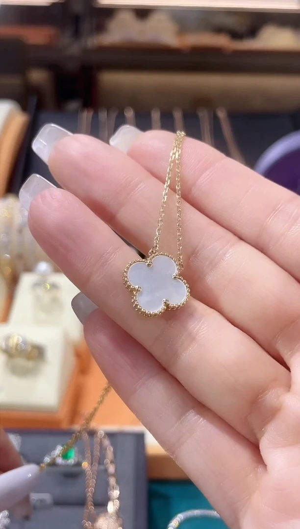 【闪购商品】贝壳（贝母）项链18K金镶嵌项链