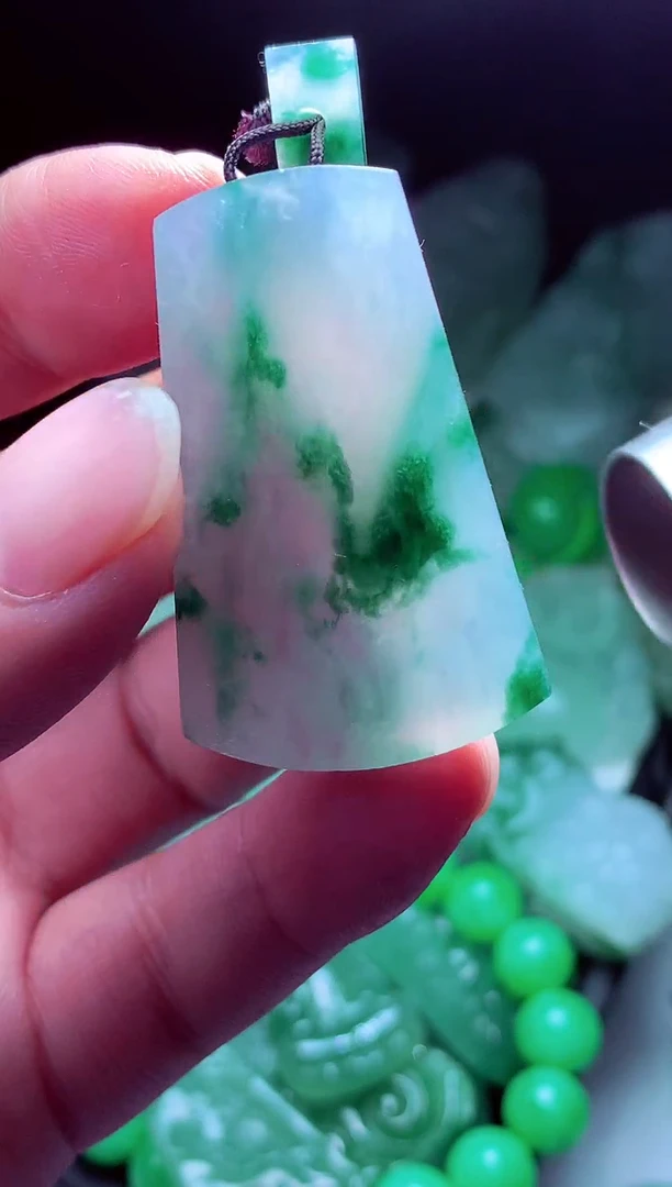 未镶嵌定制翡翠执**?翡翠毛货定制