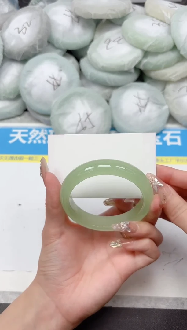 未镶嵌手镯石英质玉193-56.3